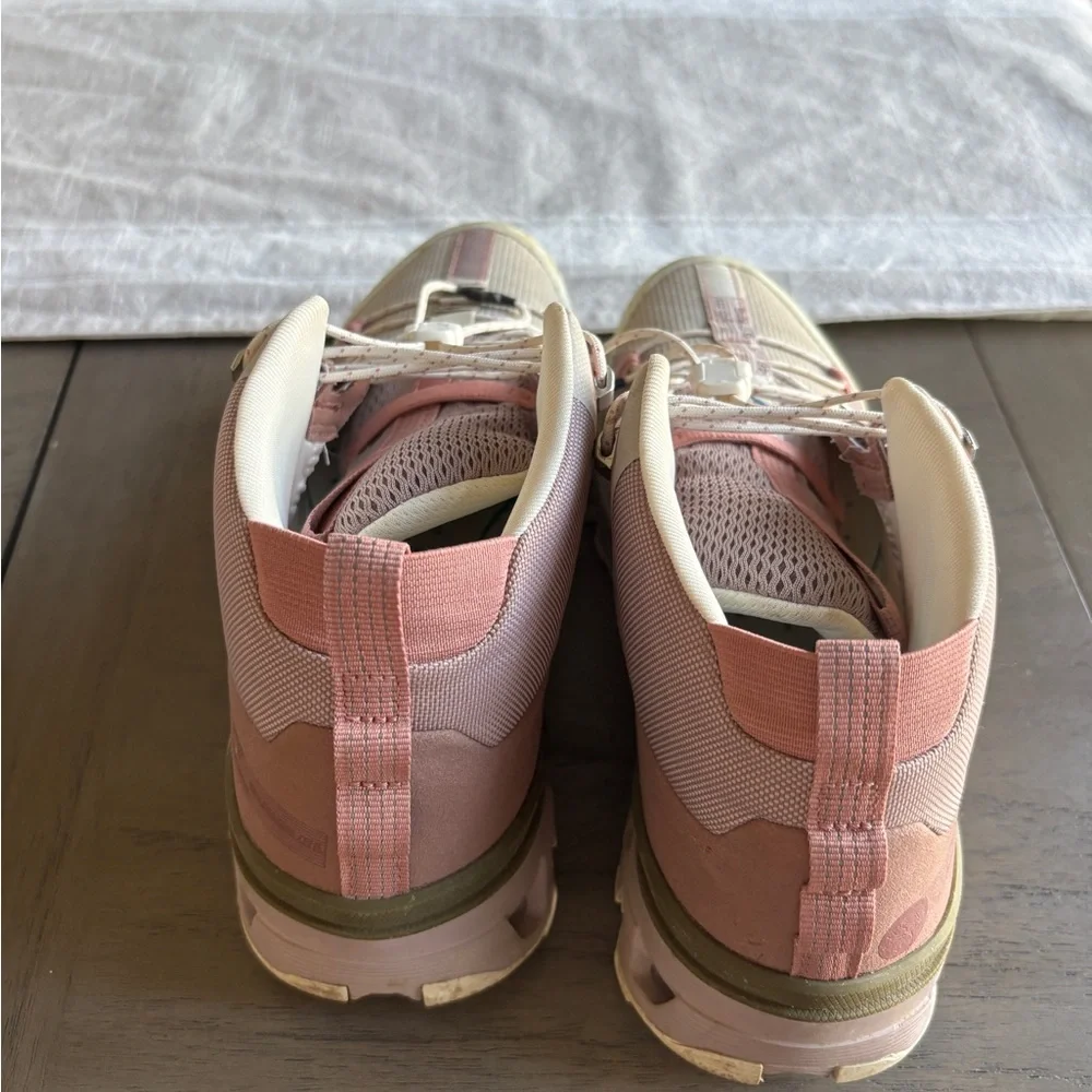 On Hike Shoes - Picture 3 of 5